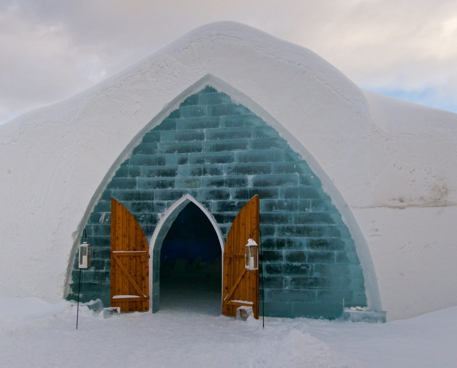 igloo stays for winter