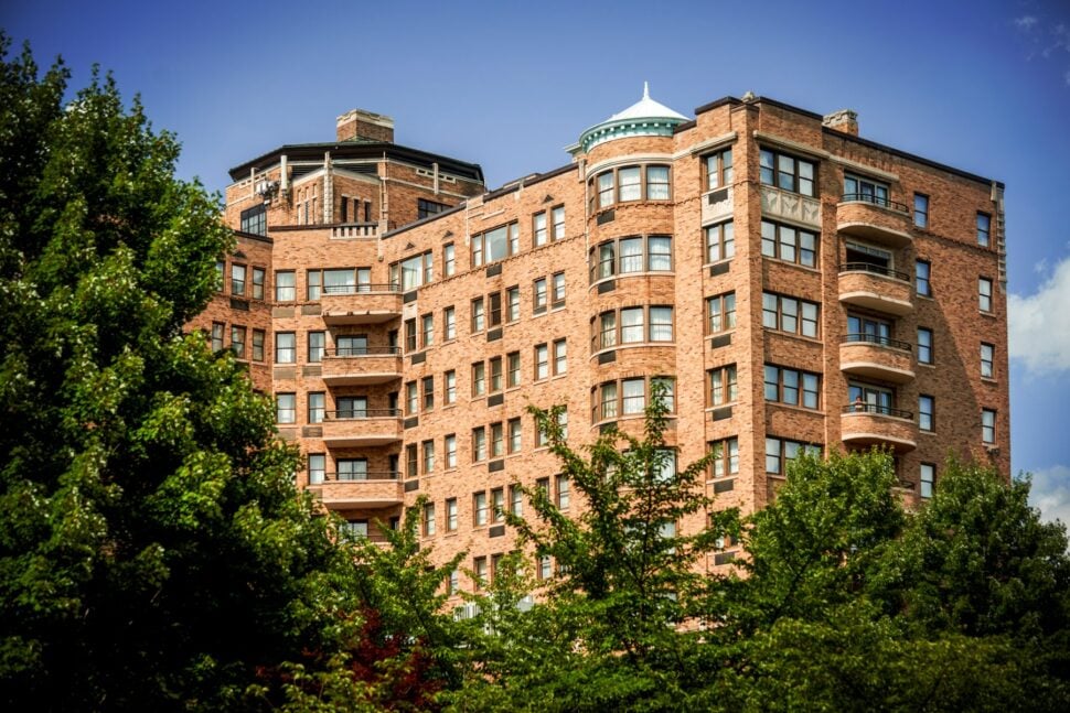 exterior view of Omni Shoreham hotel in Washington, D.C.