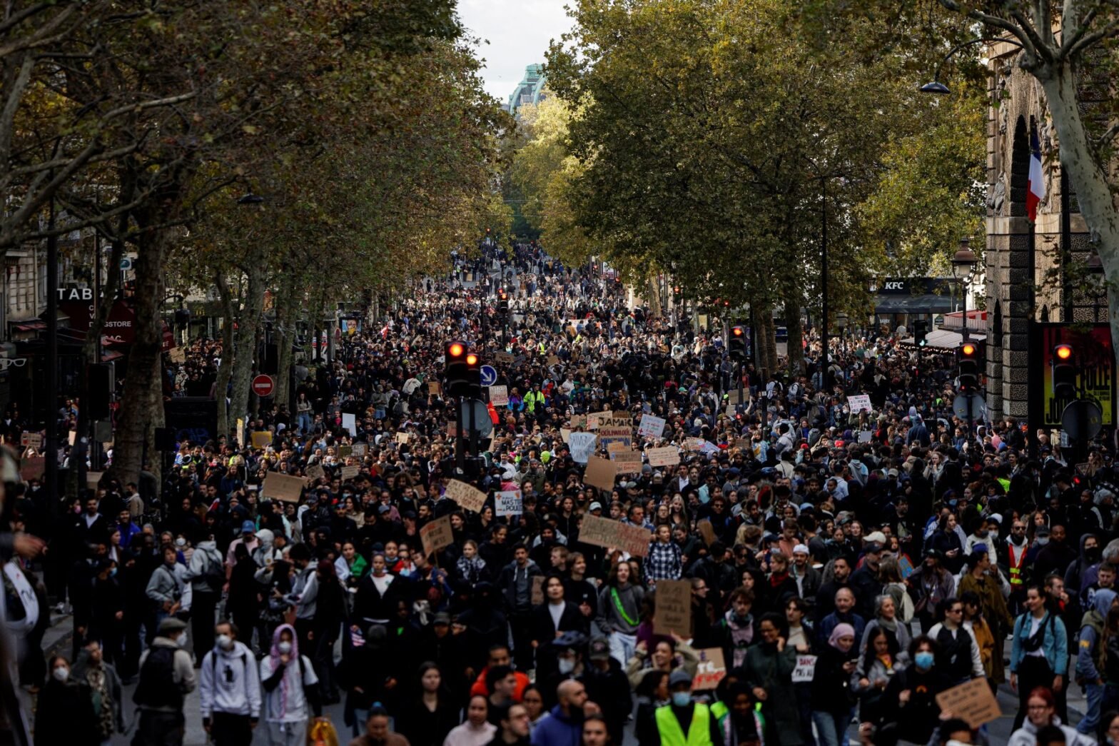 Americans Warned About Travel To France As Protests Disrupt Popular Tourist Destinations Americans Warned About Travel To France As Protests Disrupt Popular Tourist Destinations