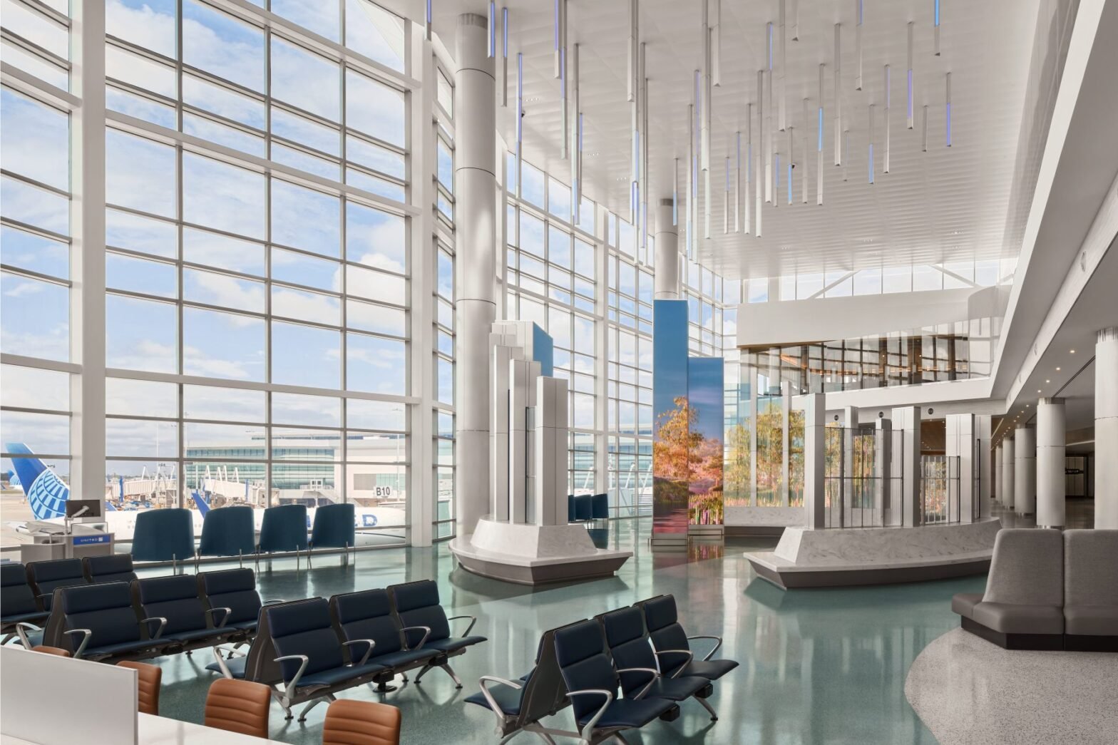 United Airlines Opens Its Largest Airport Lounge In Houston