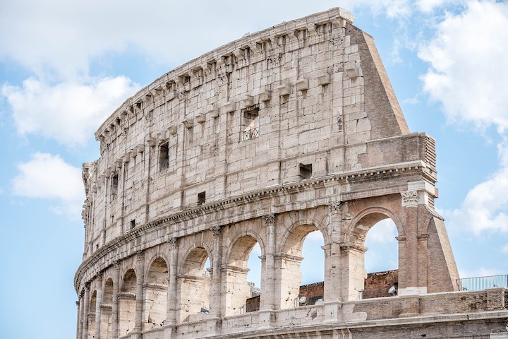 Roman Soldiers Charging Tourists 500 Euros For Selfies