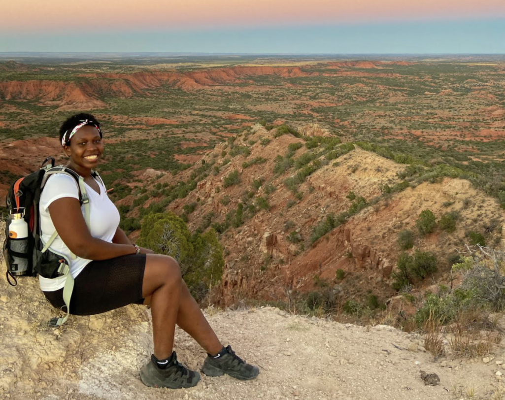 Black Hiking Queen