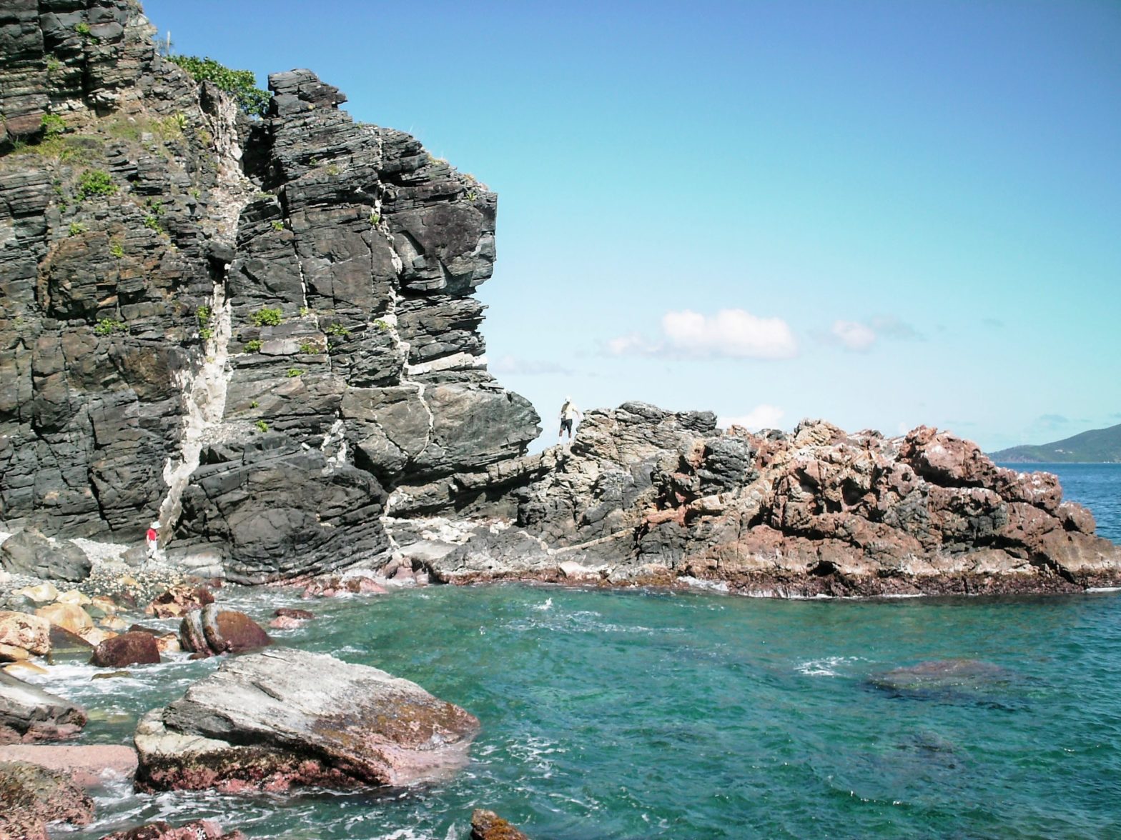 Visiting The British Virgin Islands? Here Are The BEST Beaches In Tortola