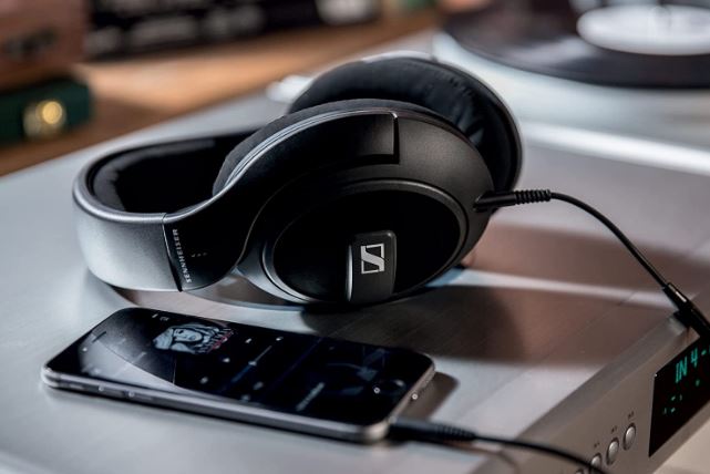 SENNHEISER HD 569 Closed Back Headphone