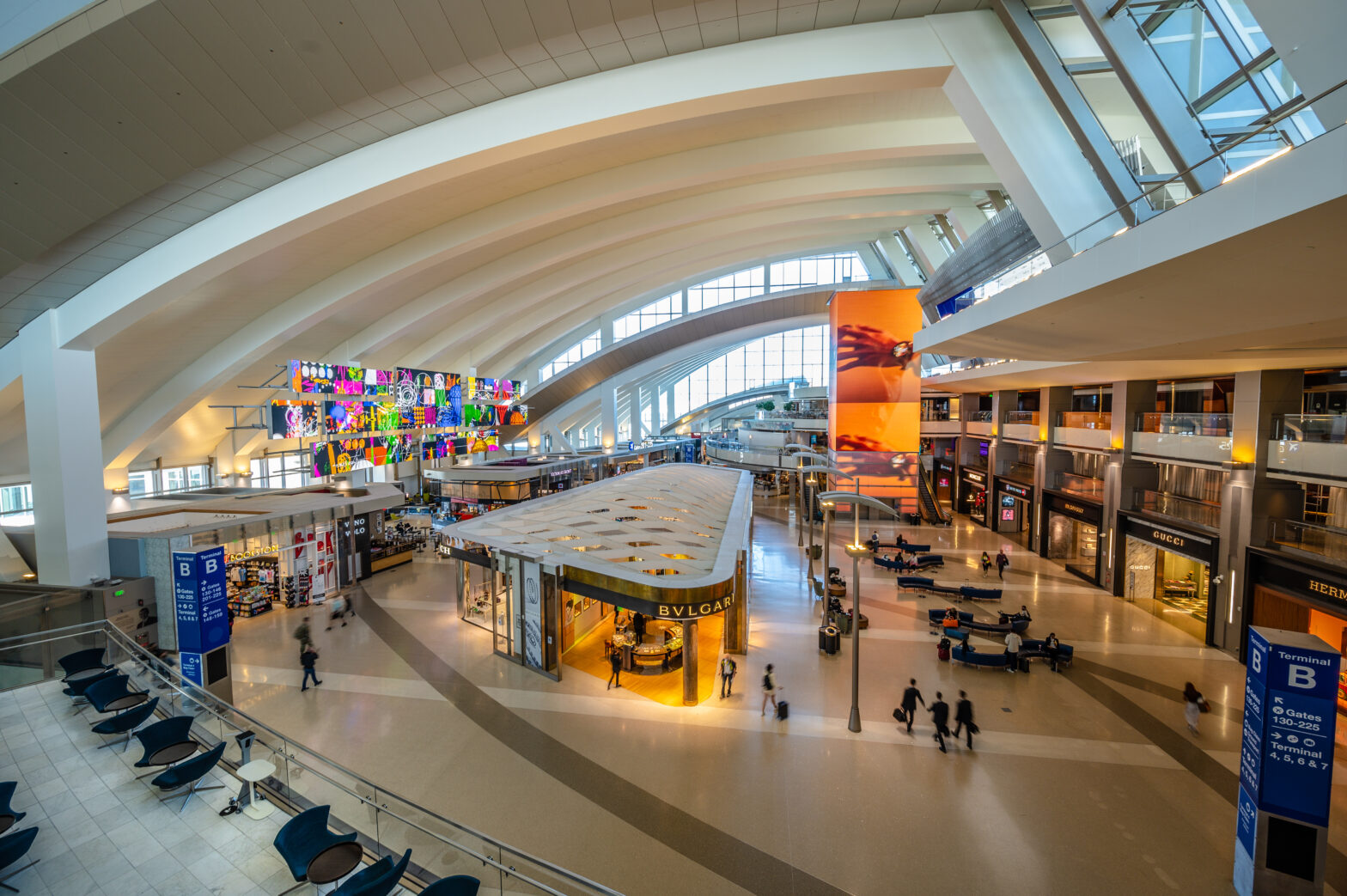 Plastic Ban at California Airport Set to Revolutionize Travel Experience