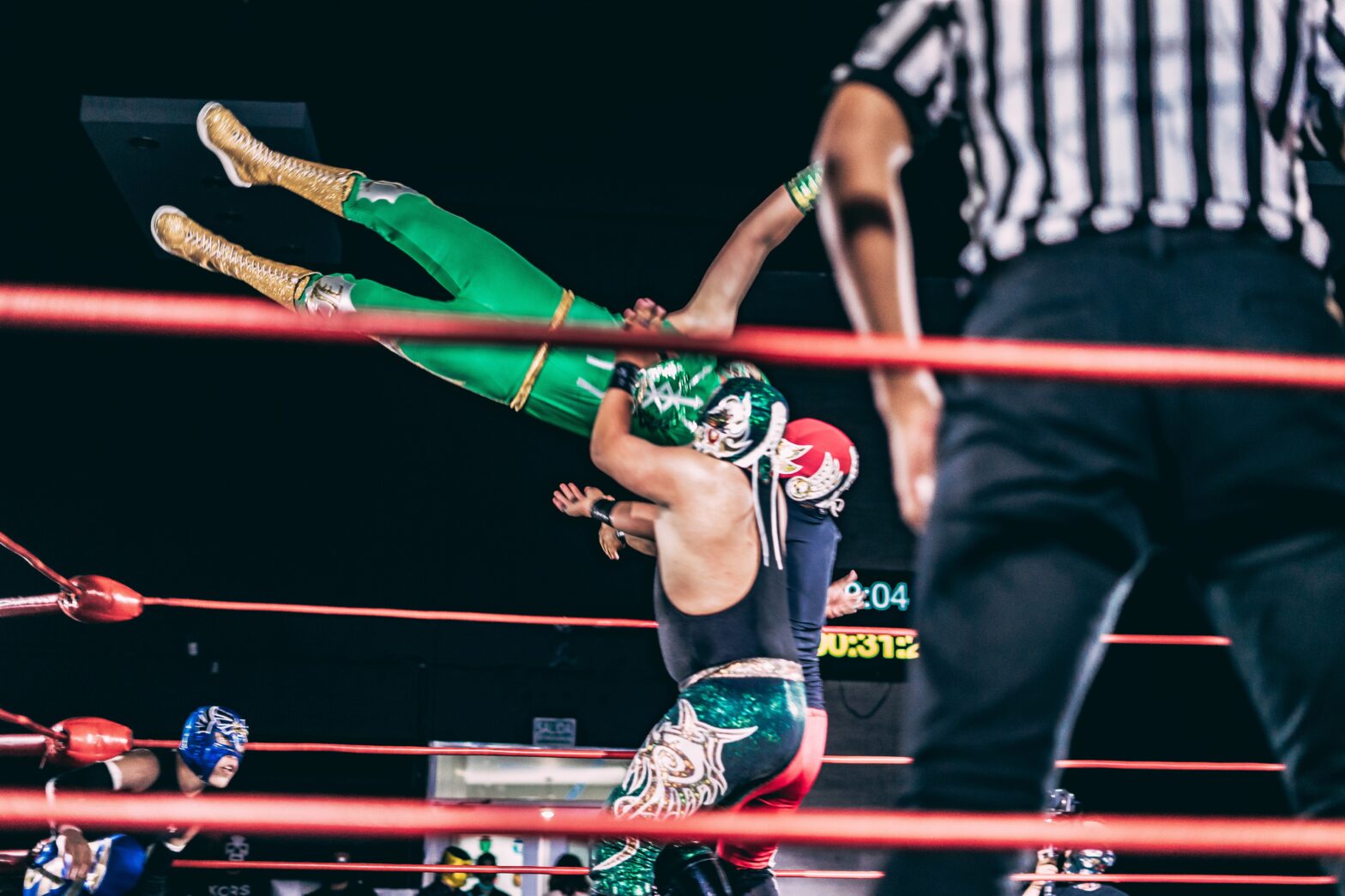 La Lucha Libre match wrestlers