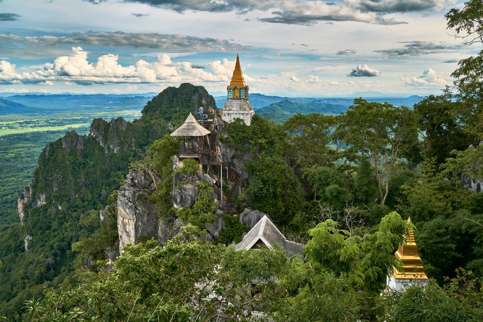 Thailand's Spiritual Treasures: Top Temples to Visit in Bangkok