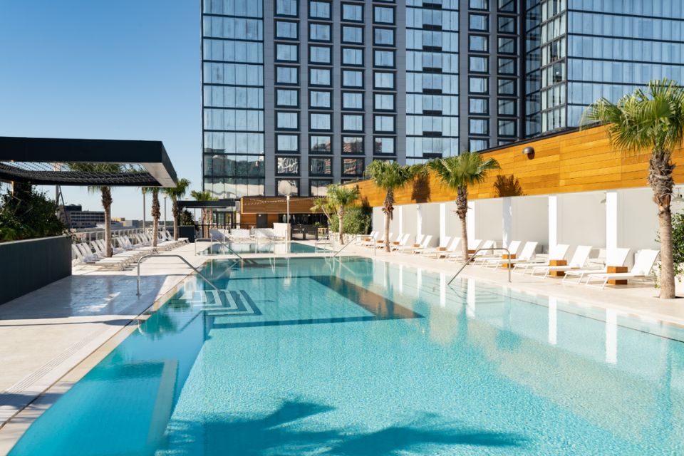 outdoor swimming pool at the JW Marriott in Tampa