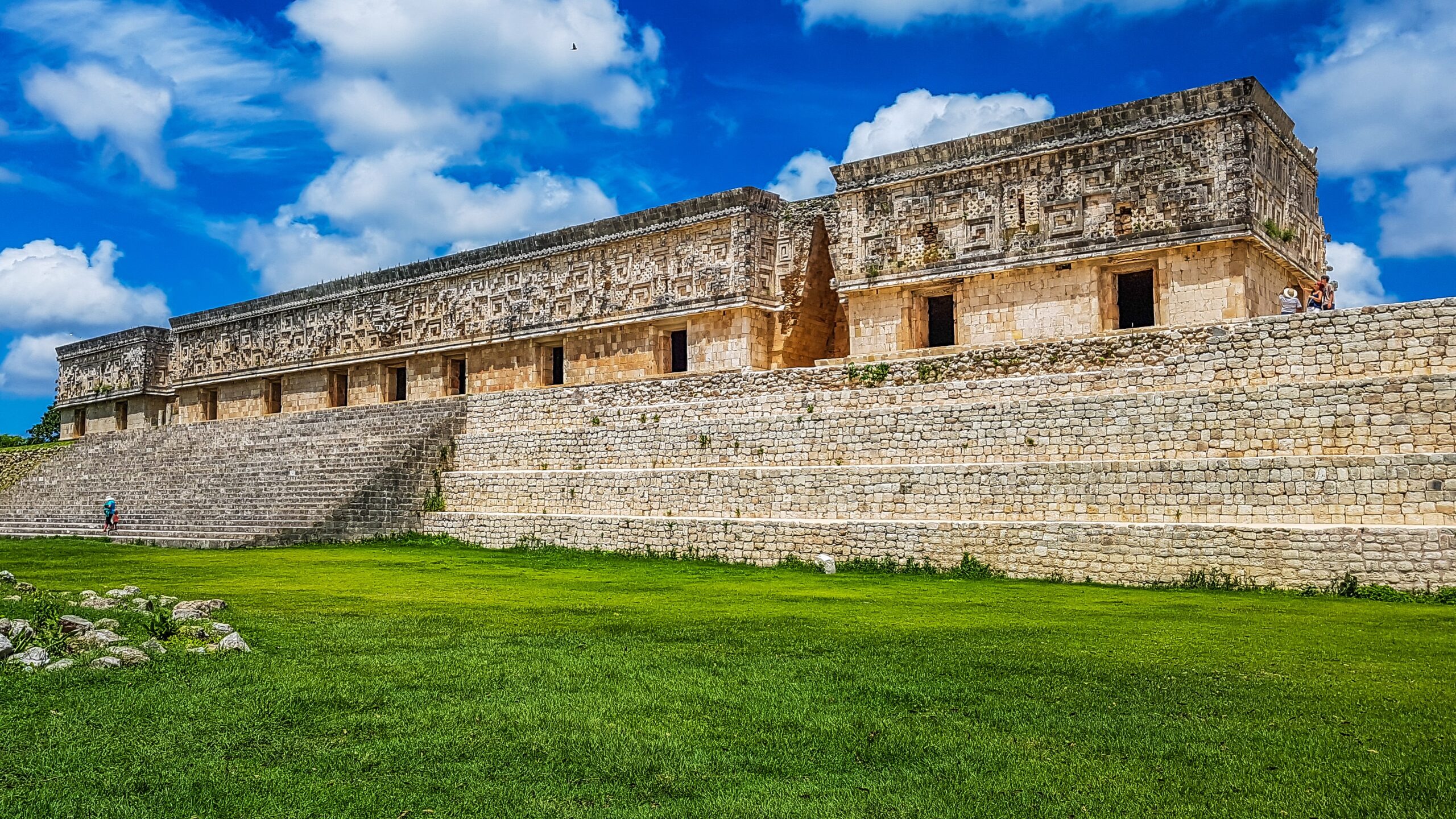 mexican pyramid tourist