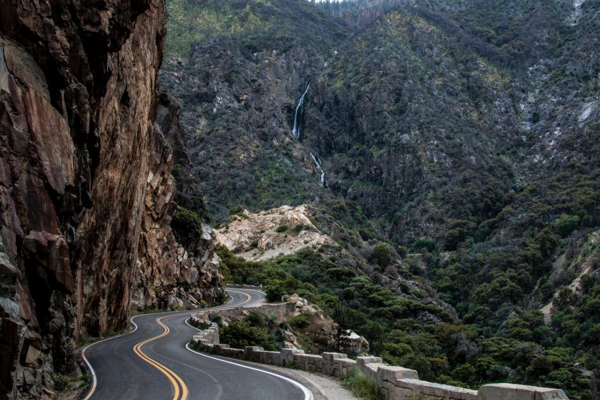 winding road inside Kings Canyon National Park