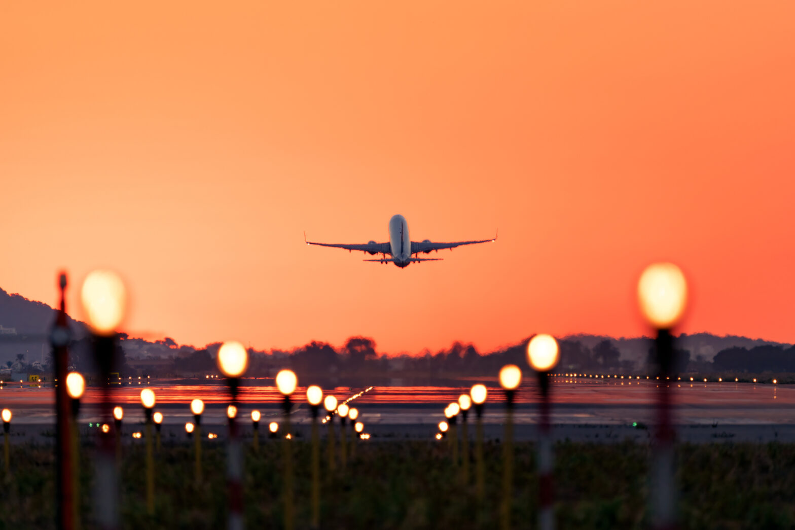 This Flight Attendant Has A 14-Hour Daily Commute—And He Says It's 'Worth It'