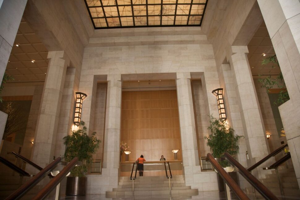 Four Seasons NYC Midtown lobby