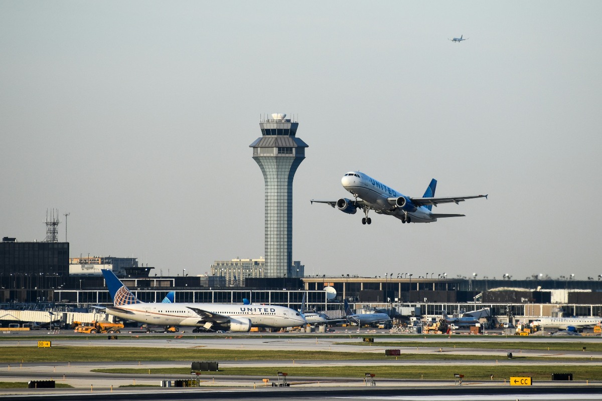 Chicago O'Hare International Airport (ORD), West Balmoral Avenue, Chicago, IL, USA