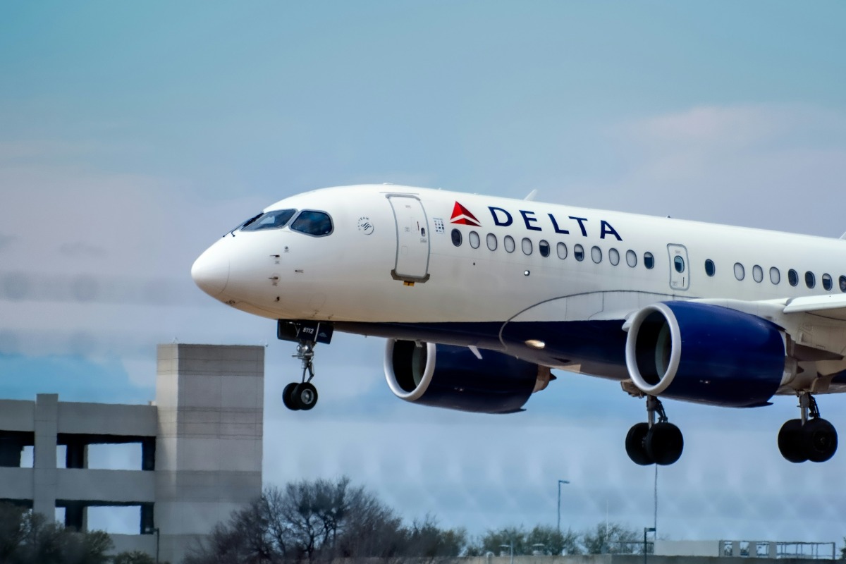 Delta airplane prepares to land.