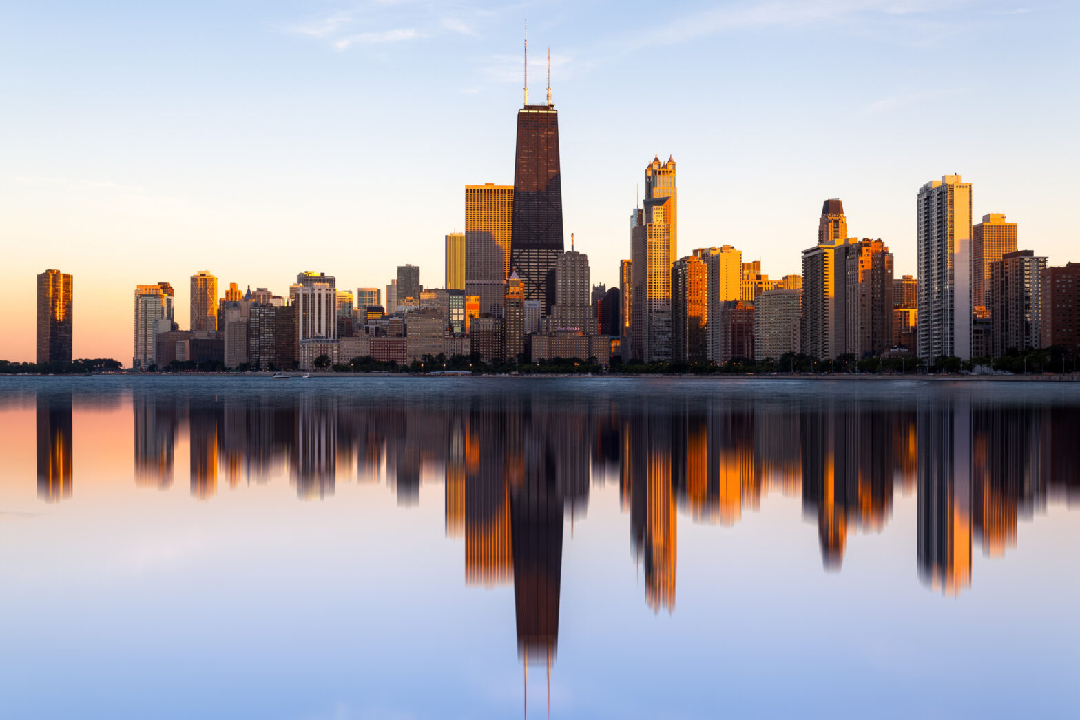 7 Weekend Trips From Chicago For Lakeside Views And Culture-Filled Getaways