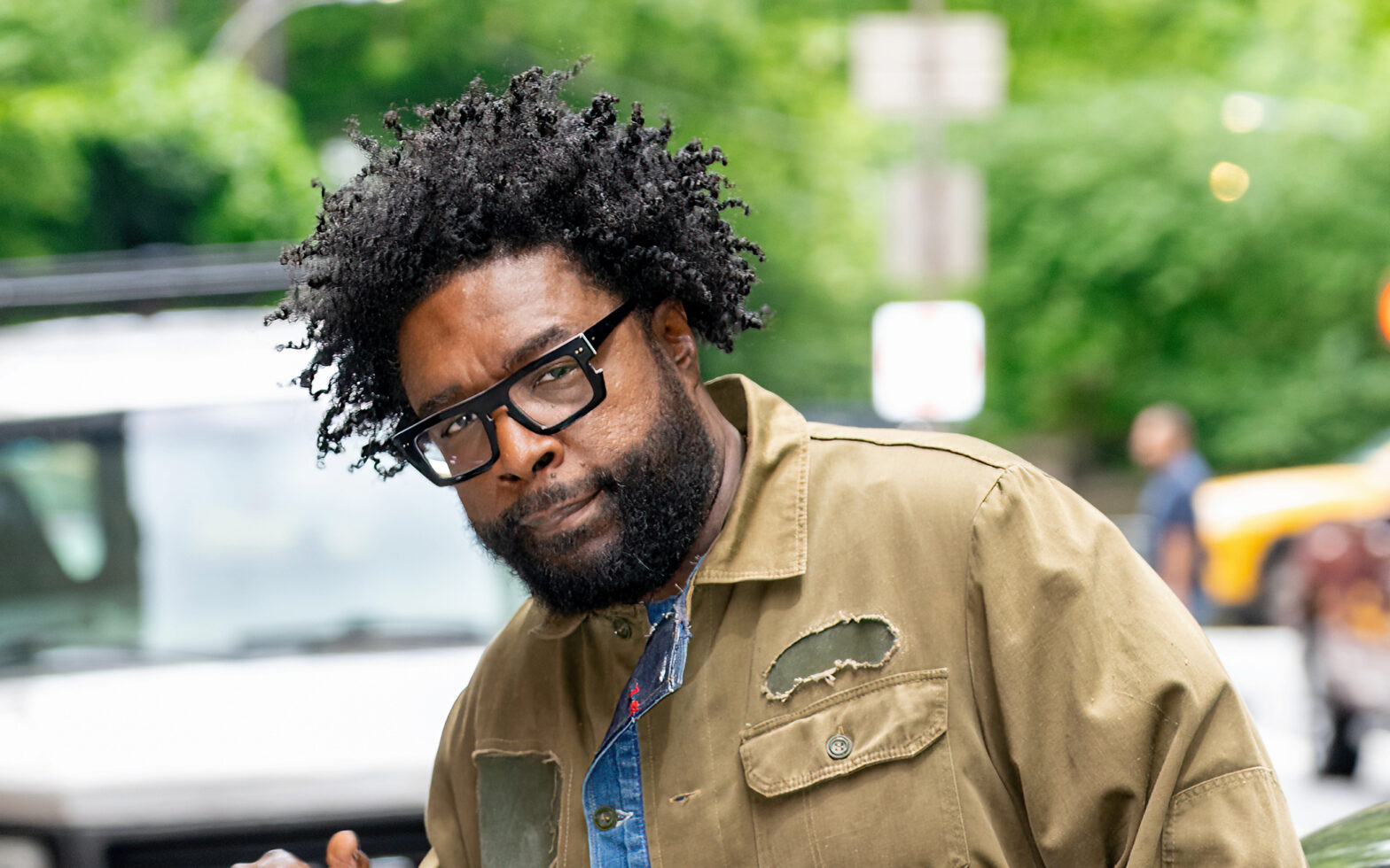 Questlove Weighs In On Being Barefoot On Flights And ‘Corn Chip-Smelling Seat Partners'