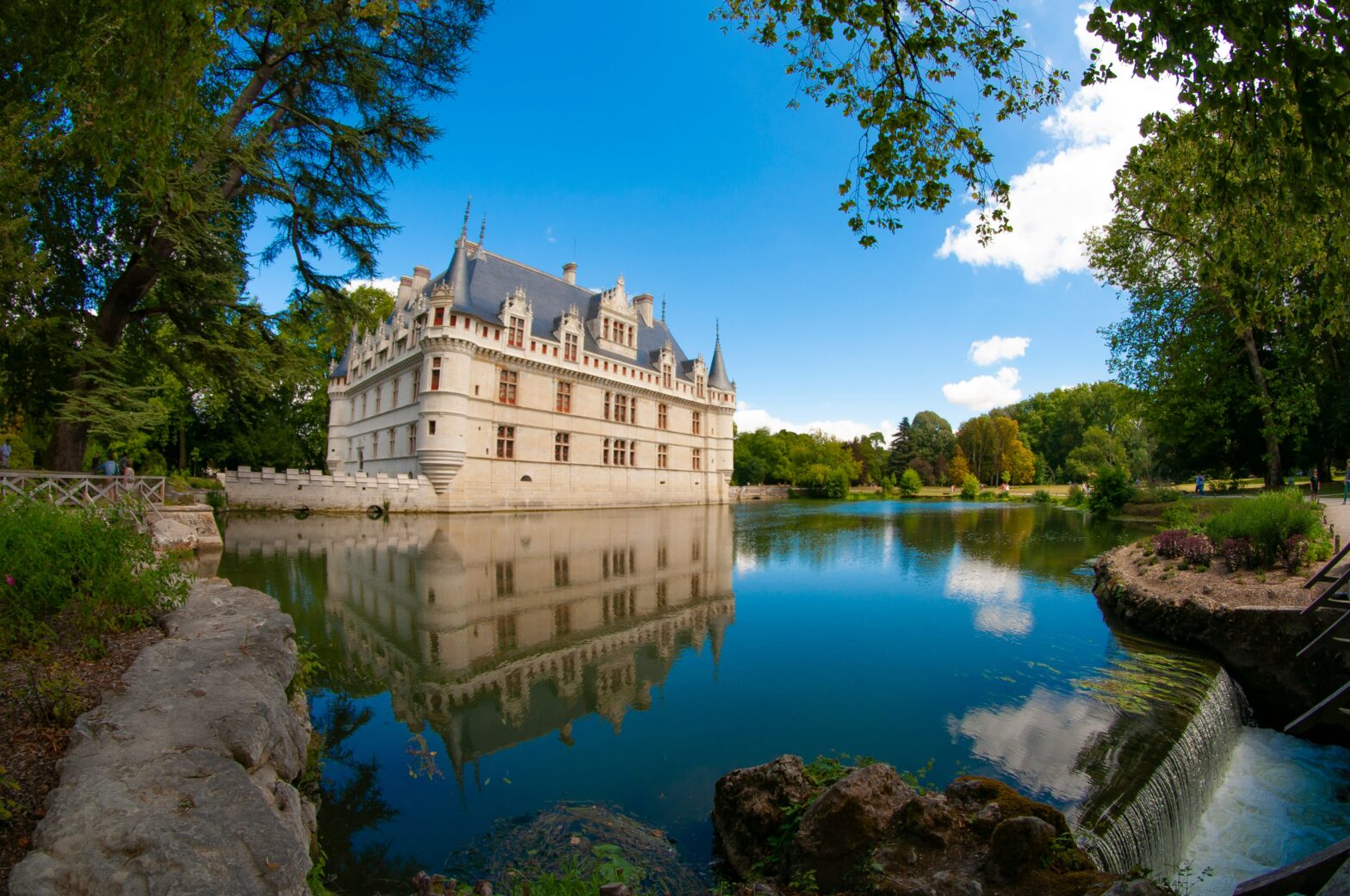 This Women-Only Summer Camp In The South Of France Is Going Viral