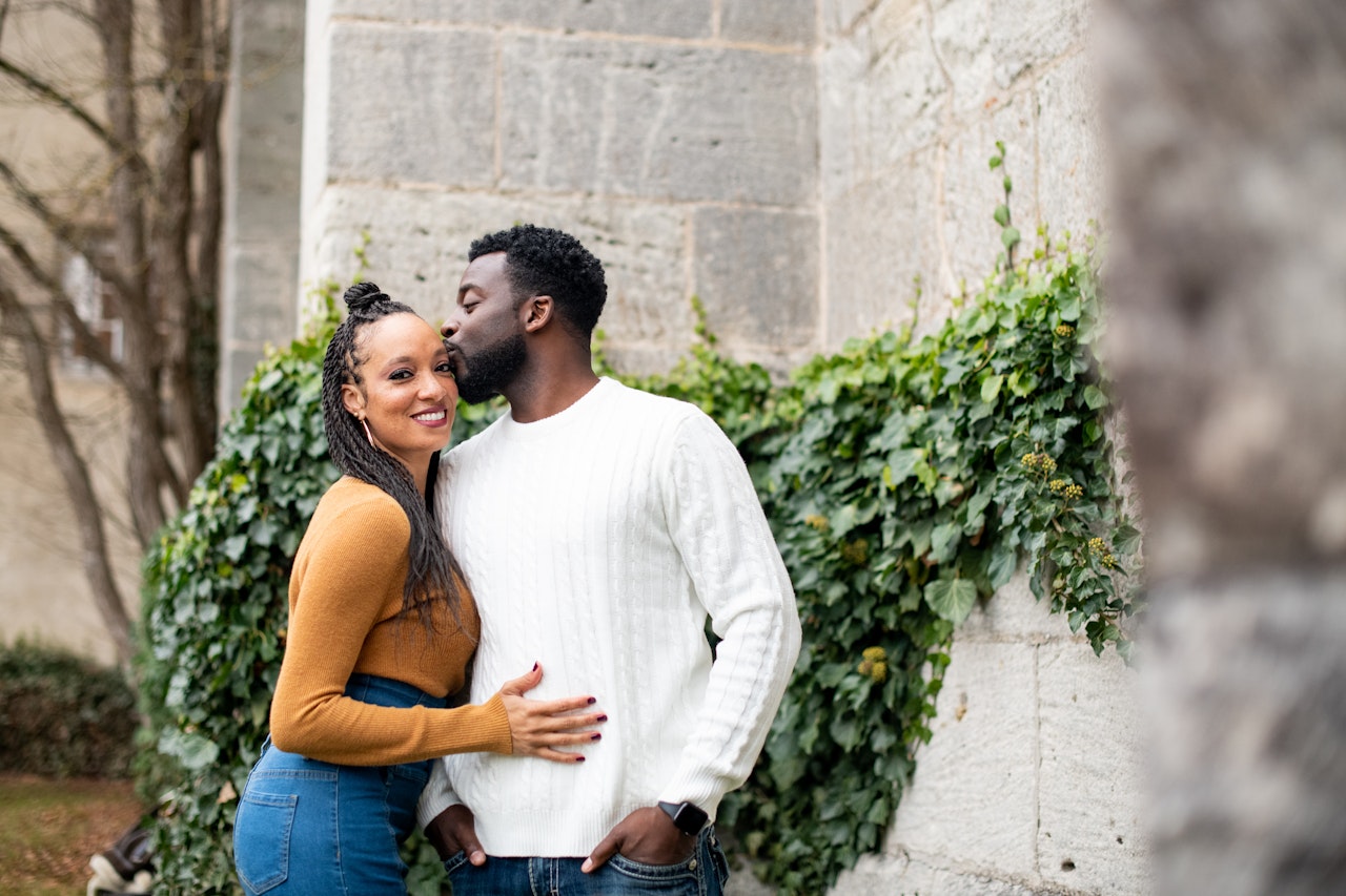 romantic picture of a black couple