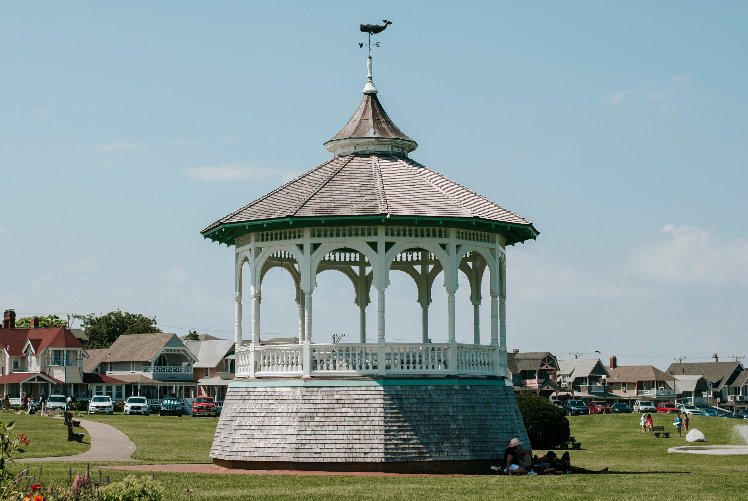 Travelers who want to immerse themselves in the community of Martha’s Vineyard should visit in summer. 
Pictured: Martha’s Vineyard 