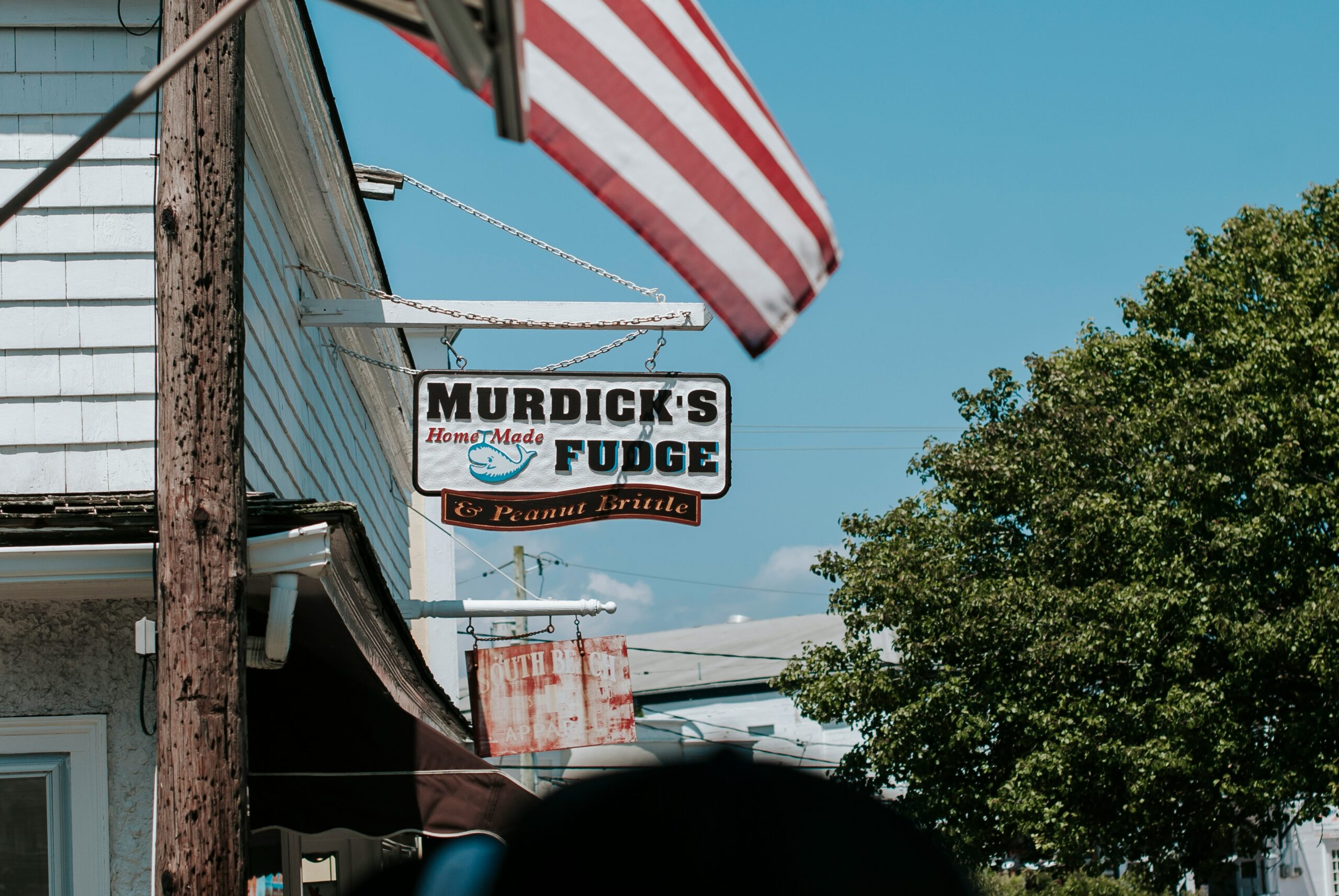 There are many quaint restaurants that travelers can enjoy when visiting Martha's Vineyard. Pictured: Restaurant in Martha's Vineyard 