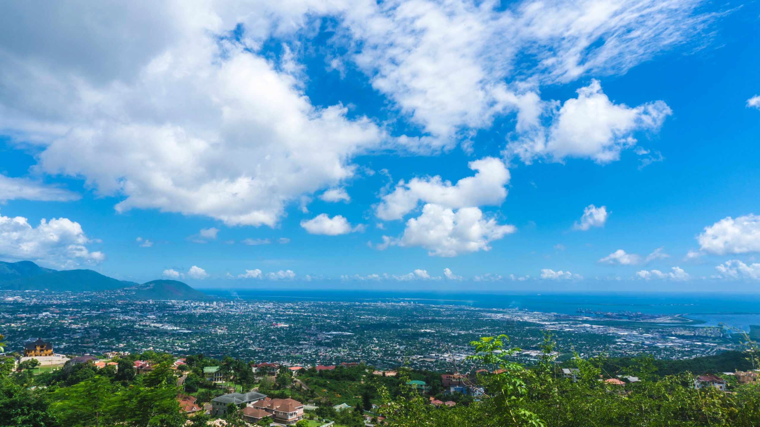 Jamaica has good and sunny weather in December. 