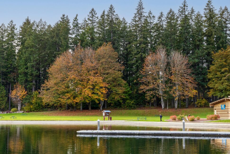 a body of water and tree-lined landscape in Woodinville, Washington