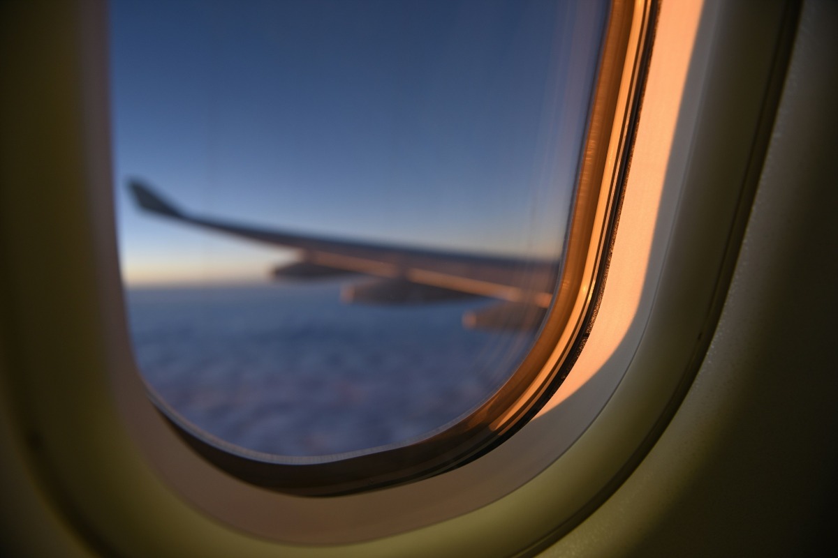 Pilot Reveals Tragic Reason Behind Rounded Airplane Windows