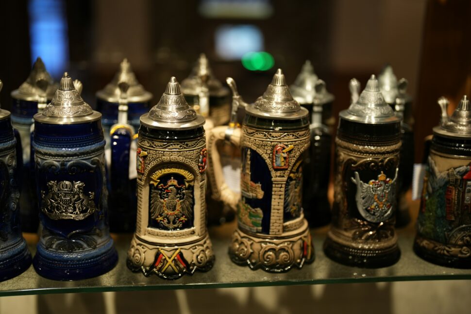 Beer Pints in the style of Hofbräuhaus in Munich