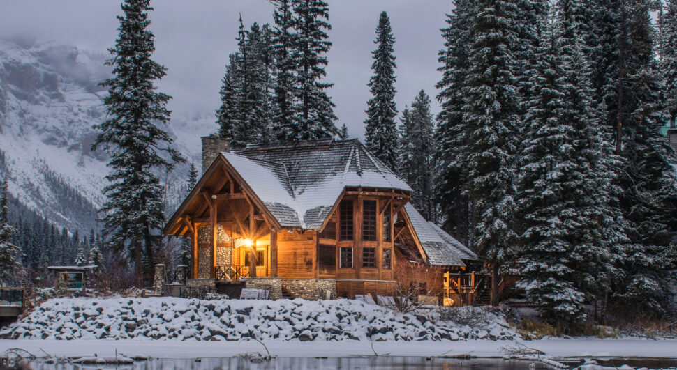 Cabin in Colorado during the Christmas season