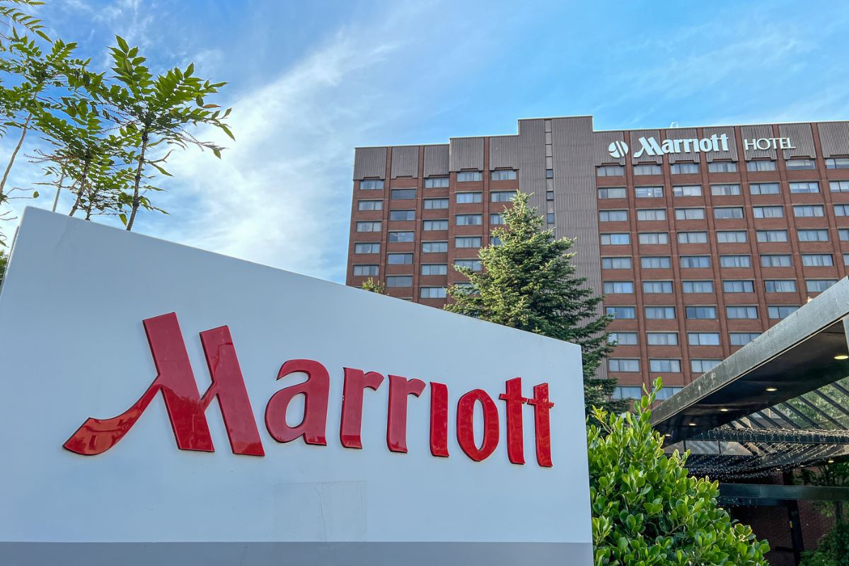 Marriott Hotel sign