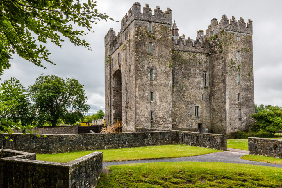 IRELAND-BUNRATTY CASTLE AND FOLK PARK