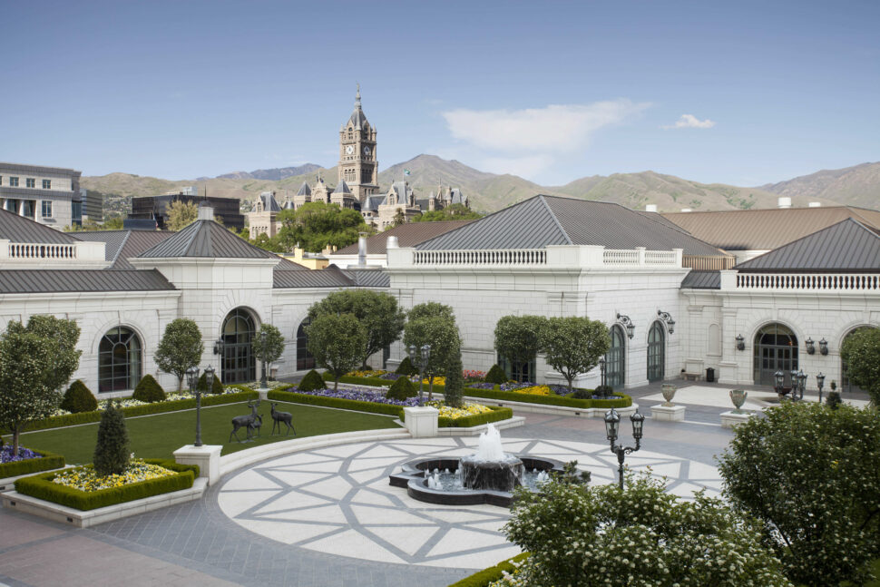 Grand_America_Hotel_Center_Courtyard