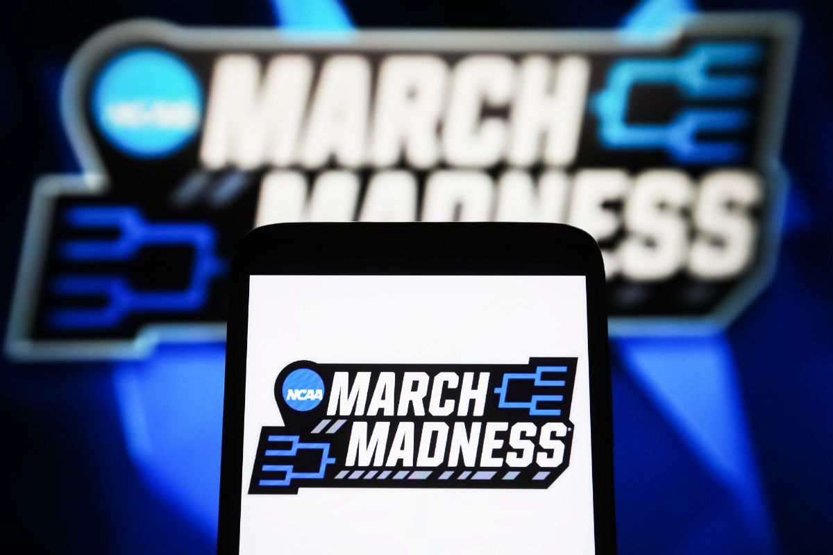 Here's Your Guide To Traveling For March Madness