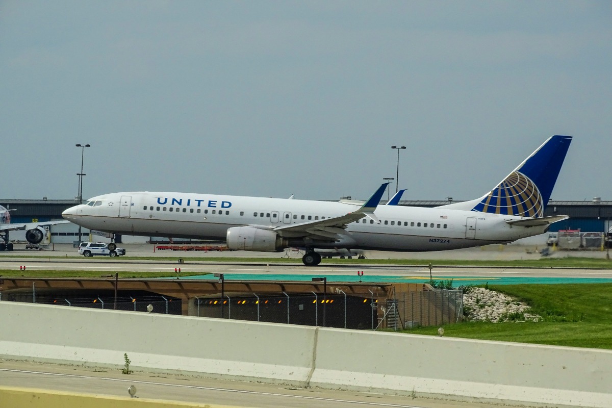 United Airlines Rolls Out Starlink, Elon Musk’s Satellite Internet, On Regional Aircraft