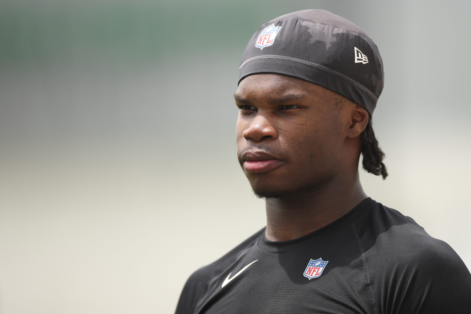 'Who Am I Sitting Next To?': NFL Star Travis Hunter Wins Hearts With Humble Airport Encounter