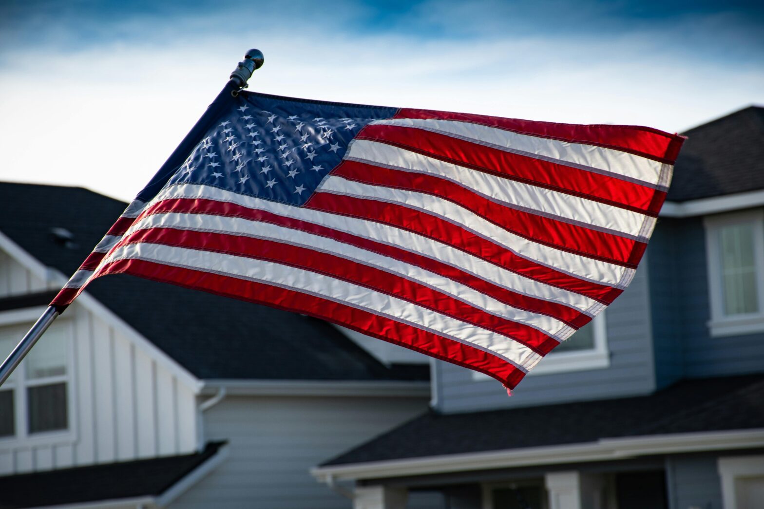 Over 45 Million Americans To Travel This Memorial Day, Here's How To Avoid The Rush