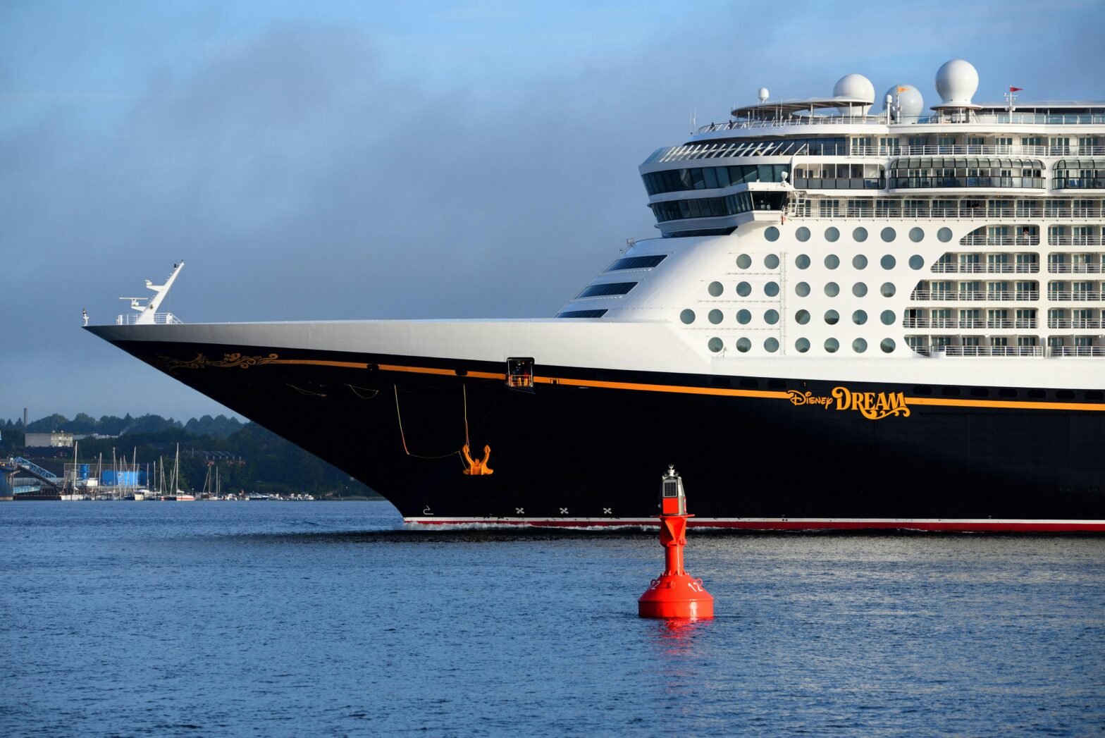 Father Dives Off Disney Dream Cruise To Rescue Daughter