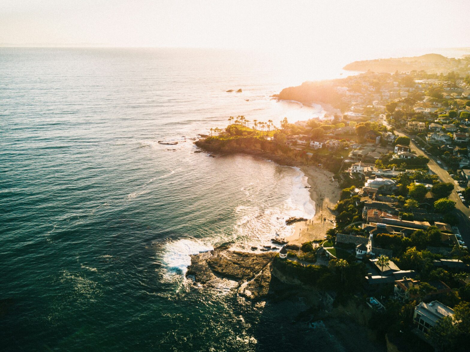 Laguna Beach Fire Forces Neighborhood Evacuations, Creates Travel Disruptions