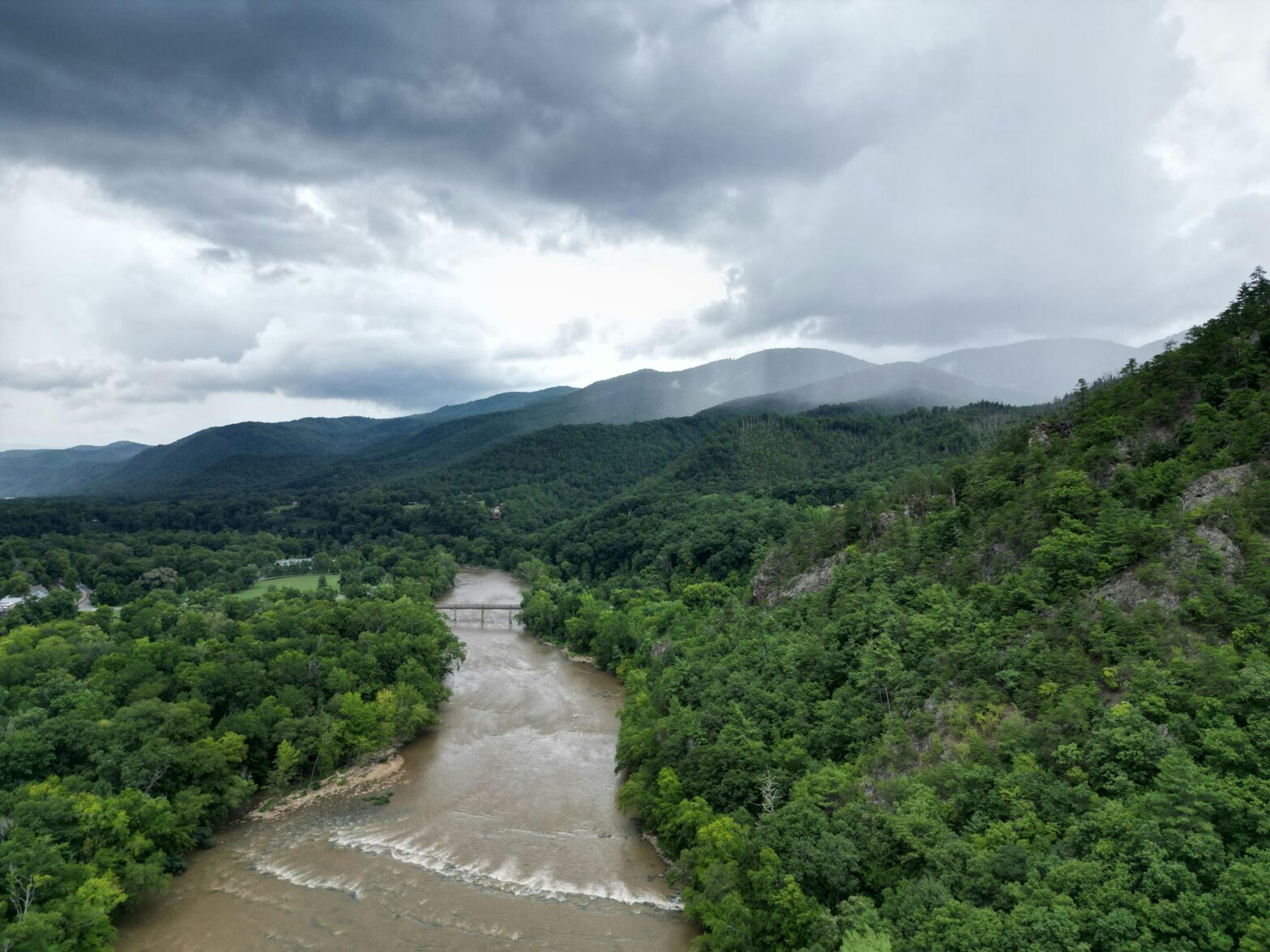 'The Hunting Wives' Filming Locations In North Carolina Make The Perfect Maple Brook
