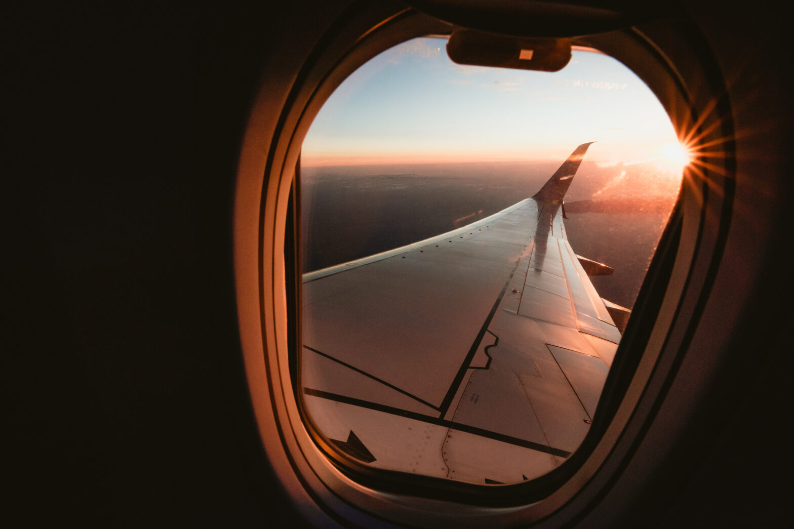 Delta Air Lines Plane Wing Part Breaks Off During Flight, Passengers React