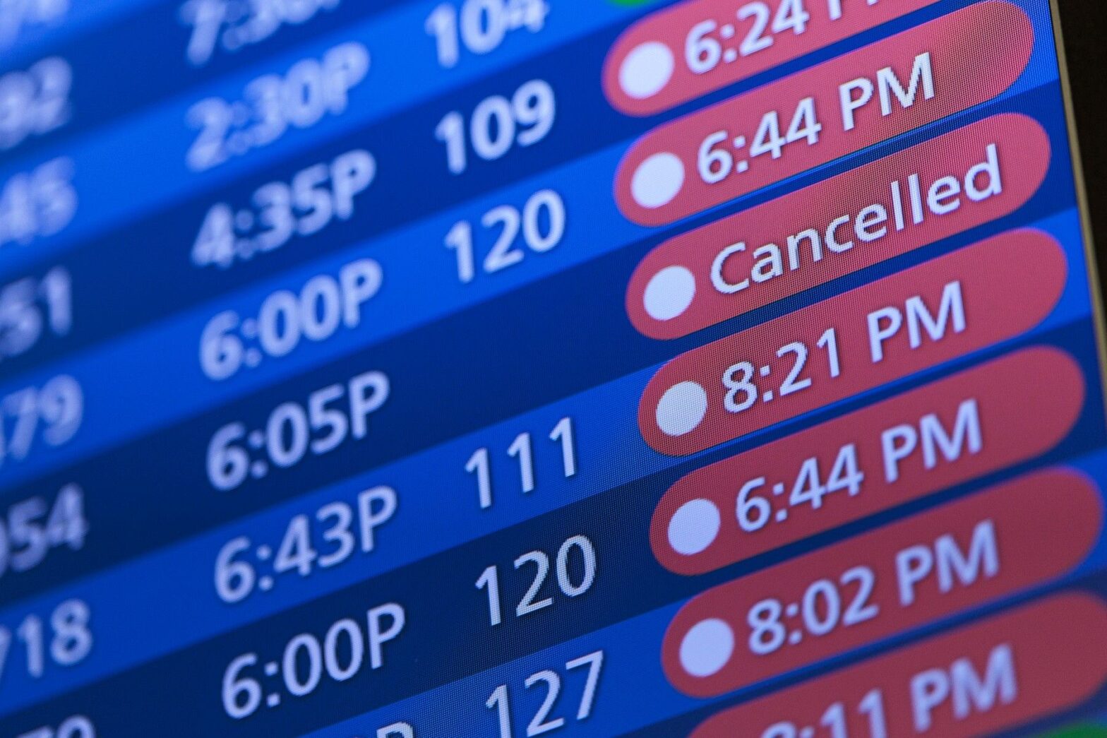 What To Know If You're Flying This Week After Sunday's Mass Delays and ...