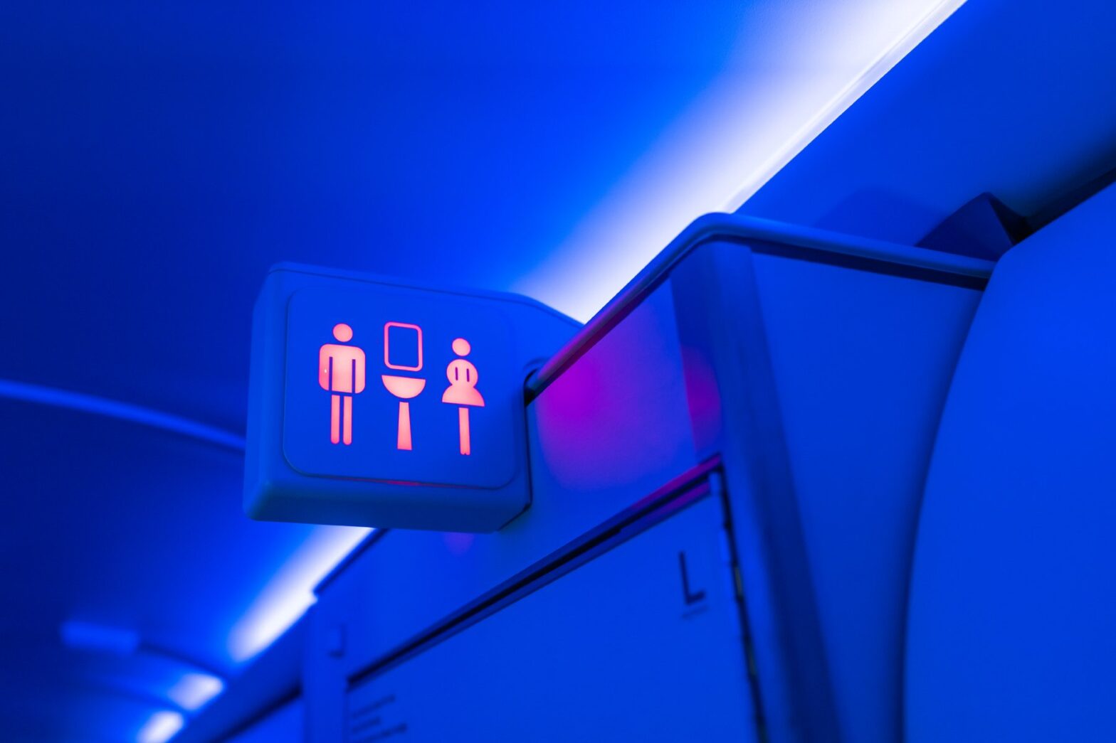 6 Inoperable Bathrooms On Long-Haul American Airlines Flight Cause Plane To Divert